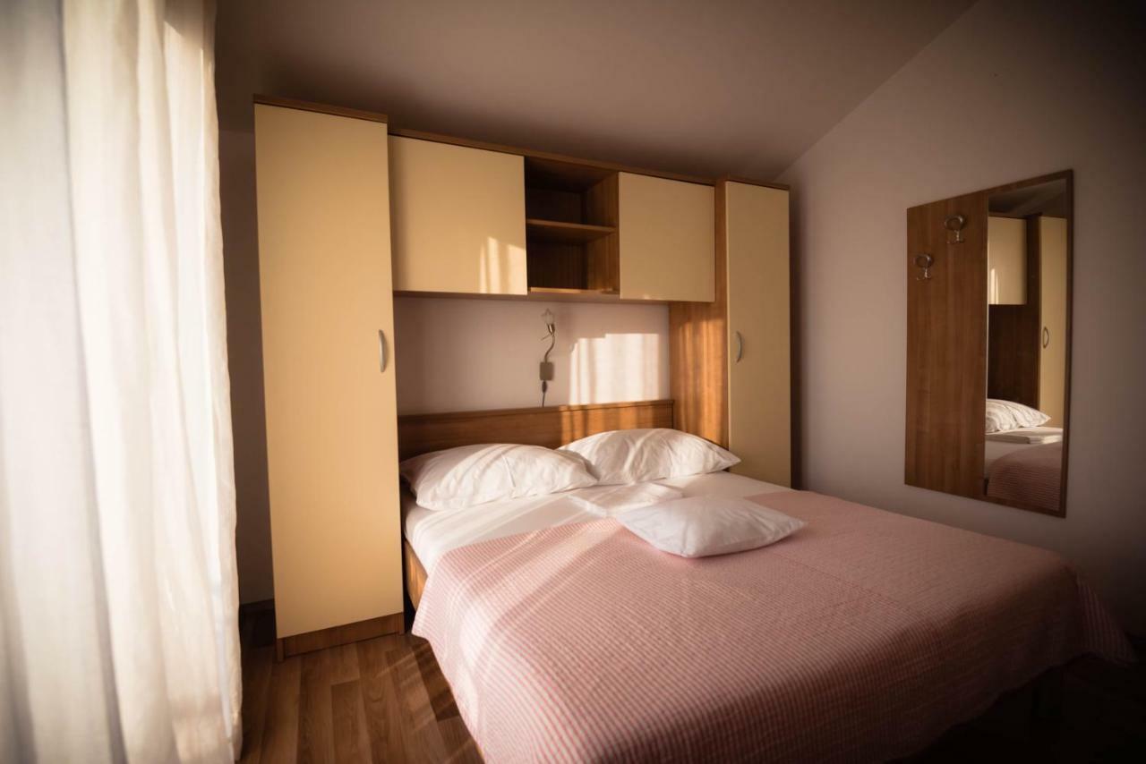 Apartmani Bare I Danica Grebaštica Eksteriør bilde