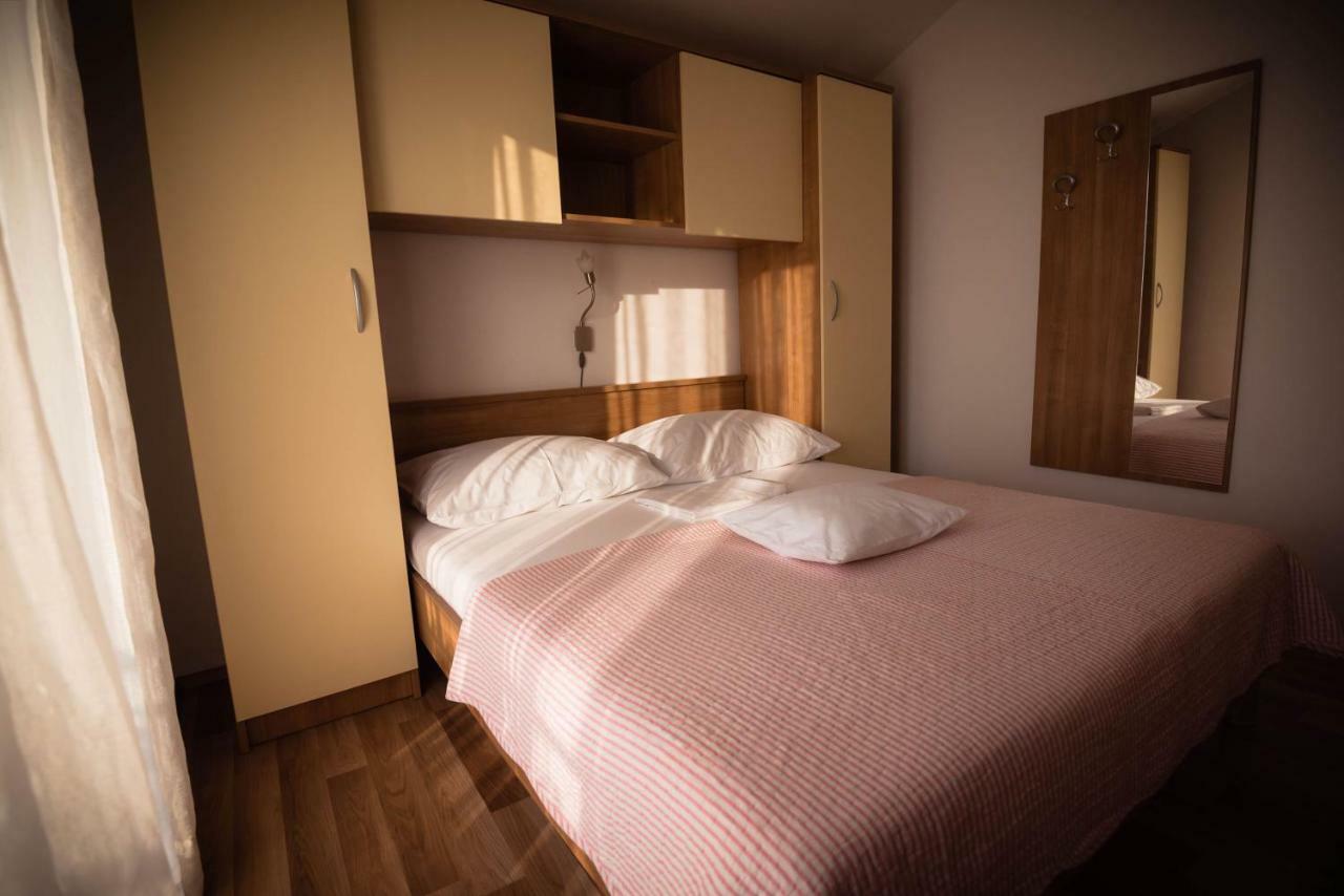 Apartmani Bare I Danica Grebaštica Eksteriør bilde